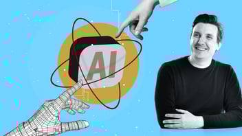 Unser Autor mit Abbildungen einer menschlichen Hand und einer digitalen Roboterhand, die auf ein zentrales AI-Symbol zeigen – Sinnbild für die Zusammenarbeit von Mensch und Künstlicher Intelligenz in der Kreation